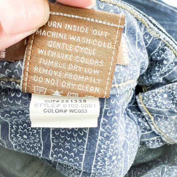 Paige Laurel Canyon Flare Leg Dark Wash Denim Jeans Size 28 - Picture 4 of 9